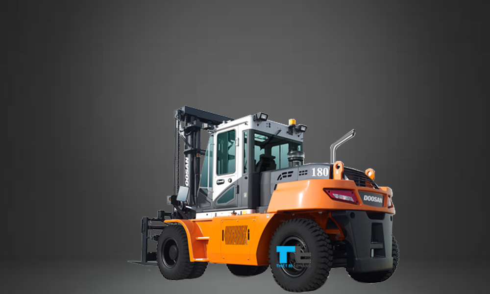 Xe nâng hàng 18 tấn Doosan nhập khẩu Hàn Quốc